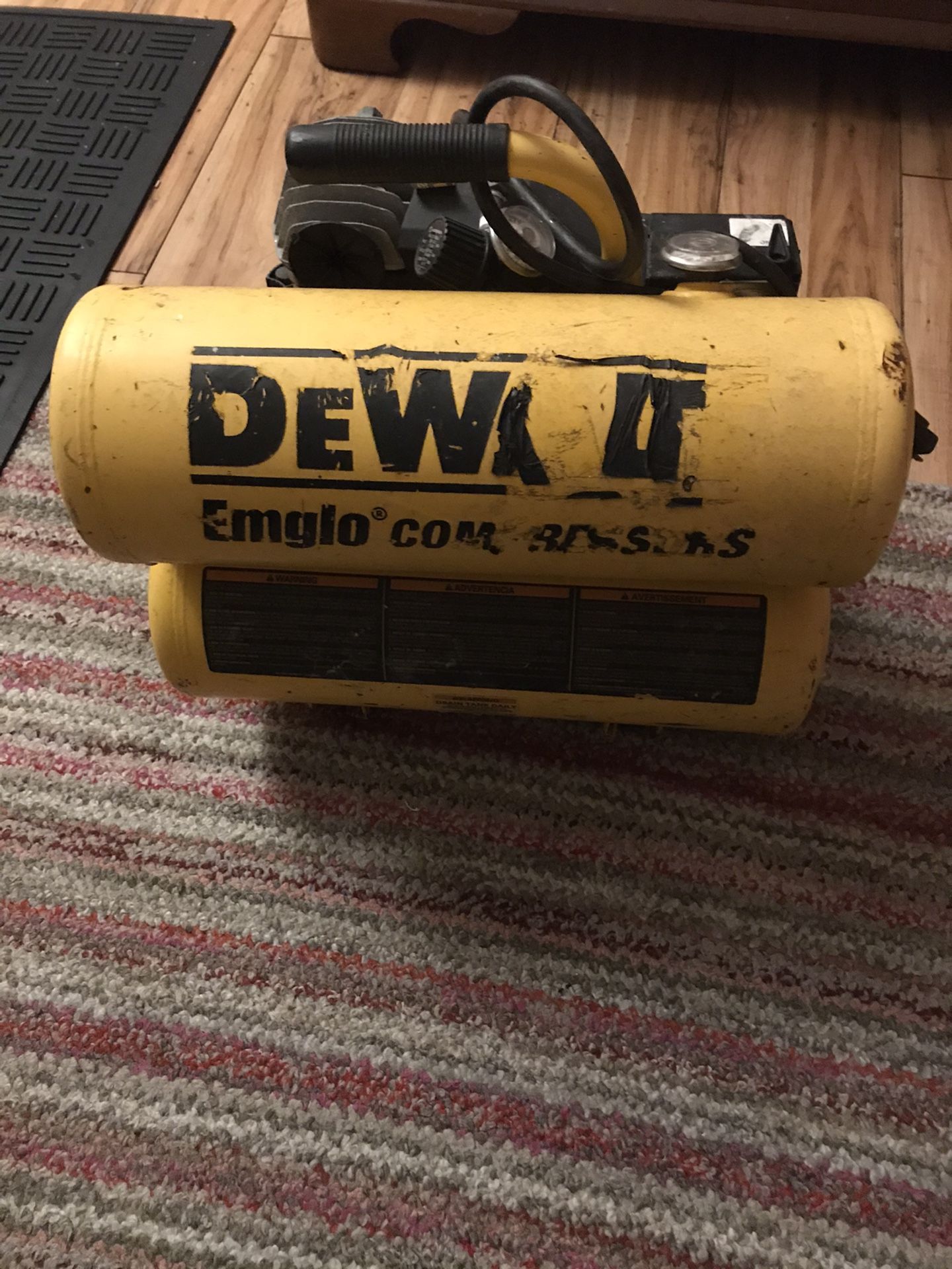 Dewalt emglo compressor