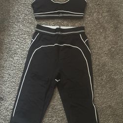 Alo Sports Bra And Leggings 