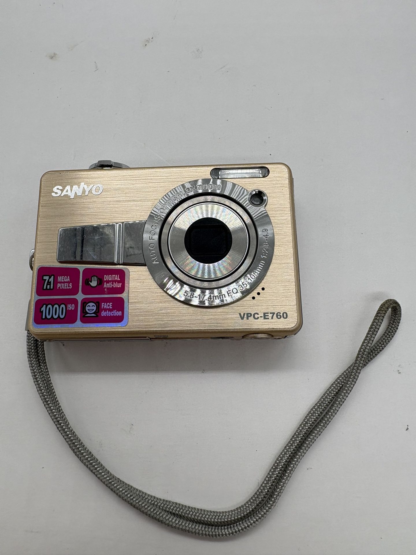 Y2k Sanyo VPC-E760 7.1 Mp Bundle 3x Optical Zoom Compact Digital Camera Gold
