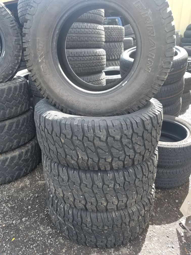 Used tires set 33x12.50R17 mud terrain.