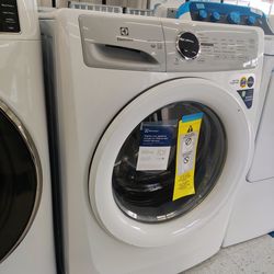 New Electrolux
4.4 cu. ft. Front Load Washer with LuxCare in White