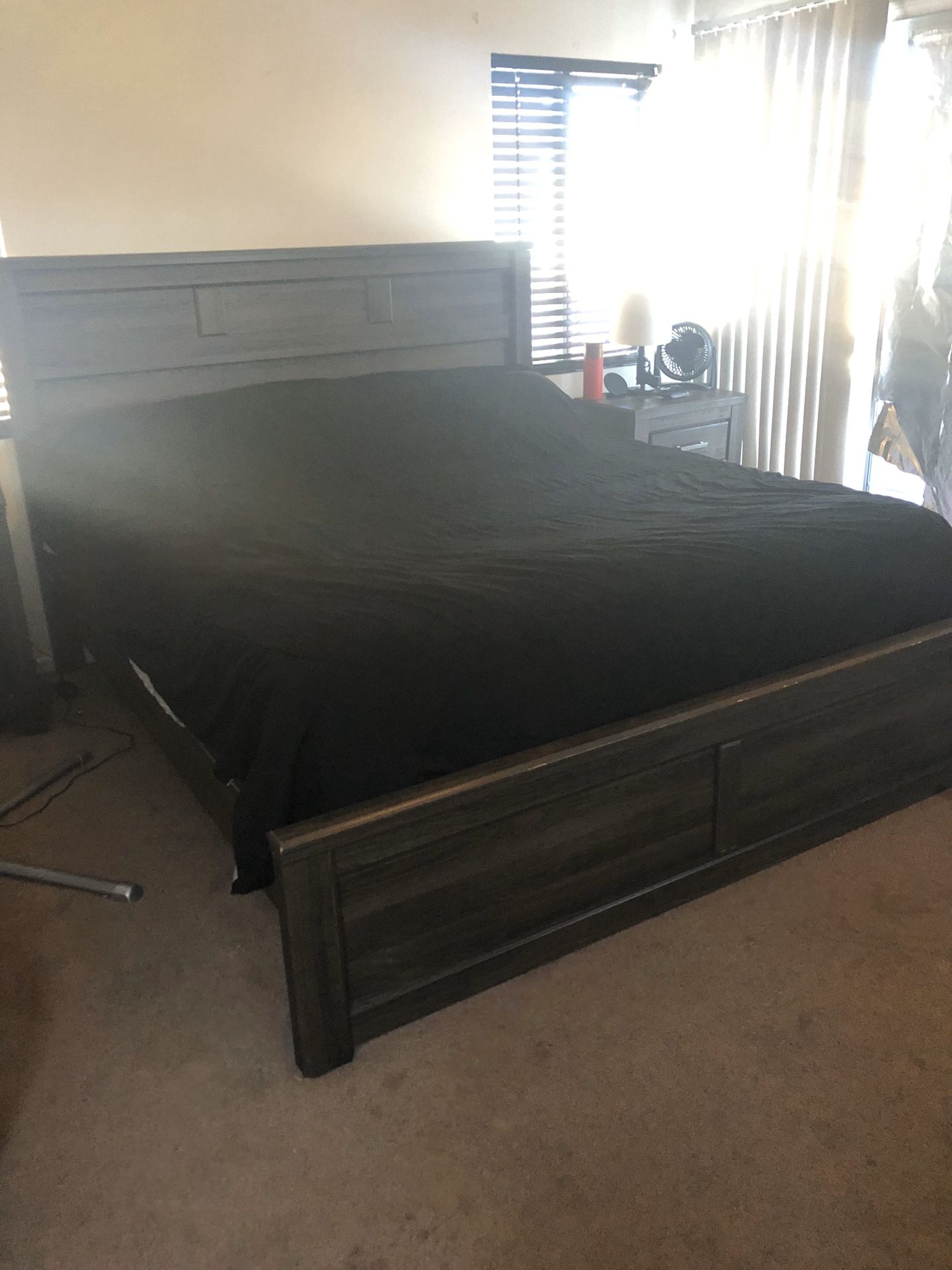 Rustic Cali King bedroom set (grey)