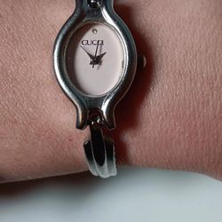 SALE! WOMENS GUCCI WATCH!