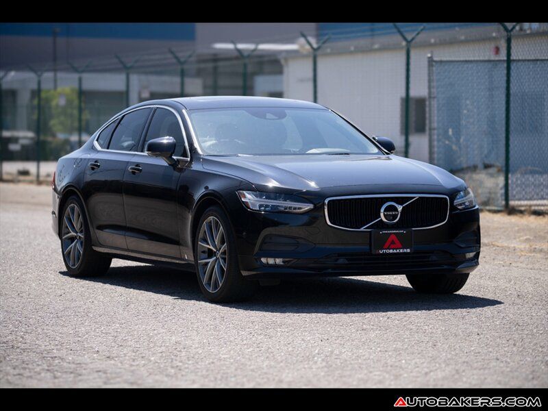2017 Volvo S90 T5 Momentum