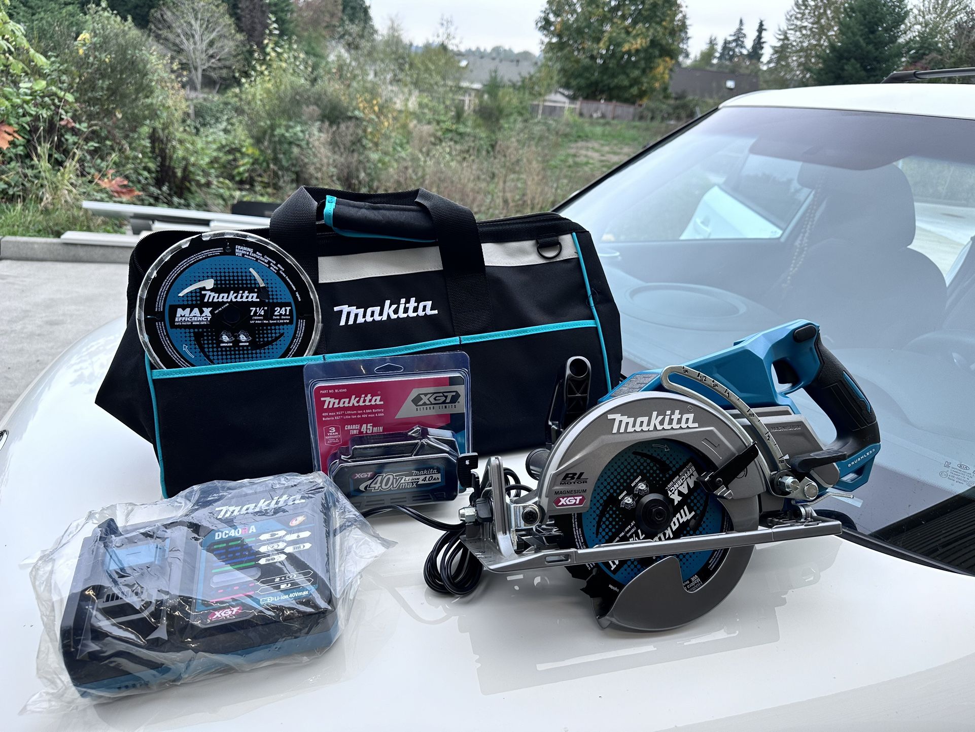 Makita XGT 40V max Circular Saw Kit Rear Handle 7 1/4