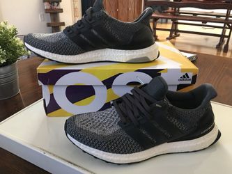 Authentic Hard to Find! Men’s Adidas Ultra Boost size 9