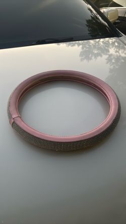 pink bedazzled steering wheel
