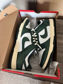 Nike vintage cream green low top dunks Celtic