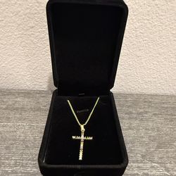 Gold Cross Pendant Necklace – Crystal / Diamond Style – Includes Box