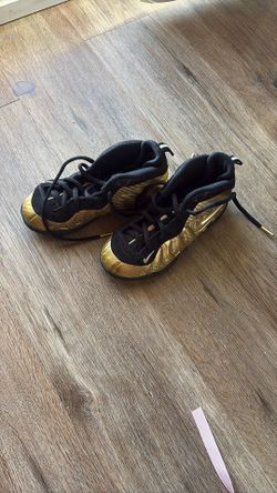 Nike Air Foamposite Pro GS ‘Metallic Gold’