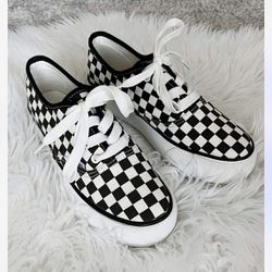 Size 4, Vans, but fits 6 womens Smoke free home   