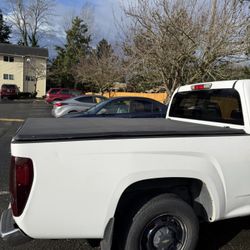 Tonneau 6-foot bed cover for a Colorado extended cab. 