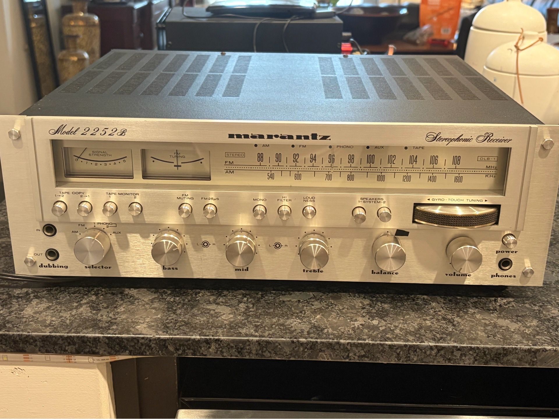 Stereophonic Receiver Marantz Model 2252B