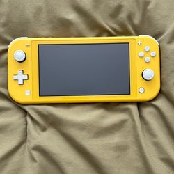 Nintendo Switch Lite (Yellow)