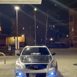 AKKON GTR g37 sedan headlights (one don’t light up)
