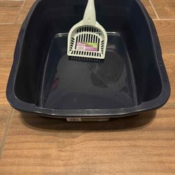 Brand new scoop and large litter box