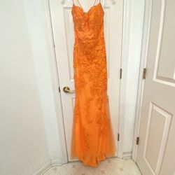 Angela & Alison Prom Dress in Tangerine Twist. Size: 2