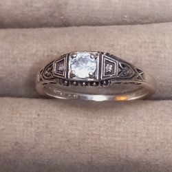 St.Silver Blue Topaz Ring-Sz 8- 1.99 Grams 1st Come 1st Served 202 