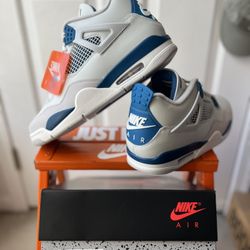 Jordan 4 Military Blue Size 10.5 Brand New