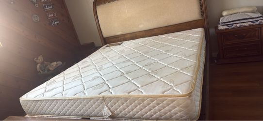 King-size spring mattress