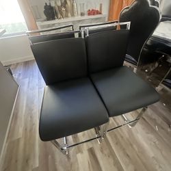 4 Chairs 