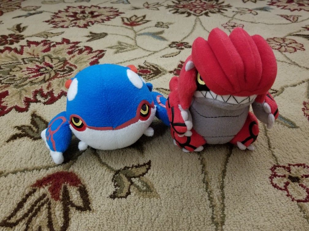 Kygore and groudon poke dolls plush