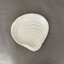 Pottery Barn Shell Plates 