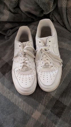 White Nike Air Force 1
