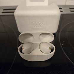 Sony WF-1000XM5 Earbuds