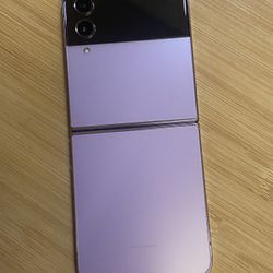 Galaxy Flip 4 Fully Unlocked 