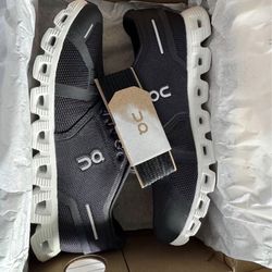 Women’s brand new on cloud shoes size 8.5