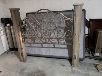 Antique Style Queen Bed