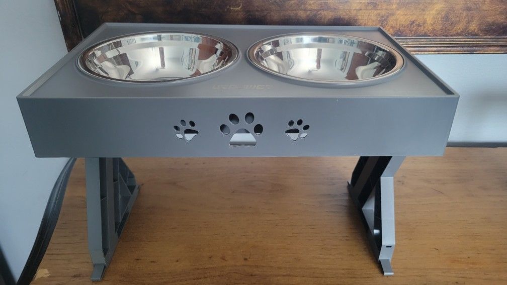 LIKE NEW PET TRAY