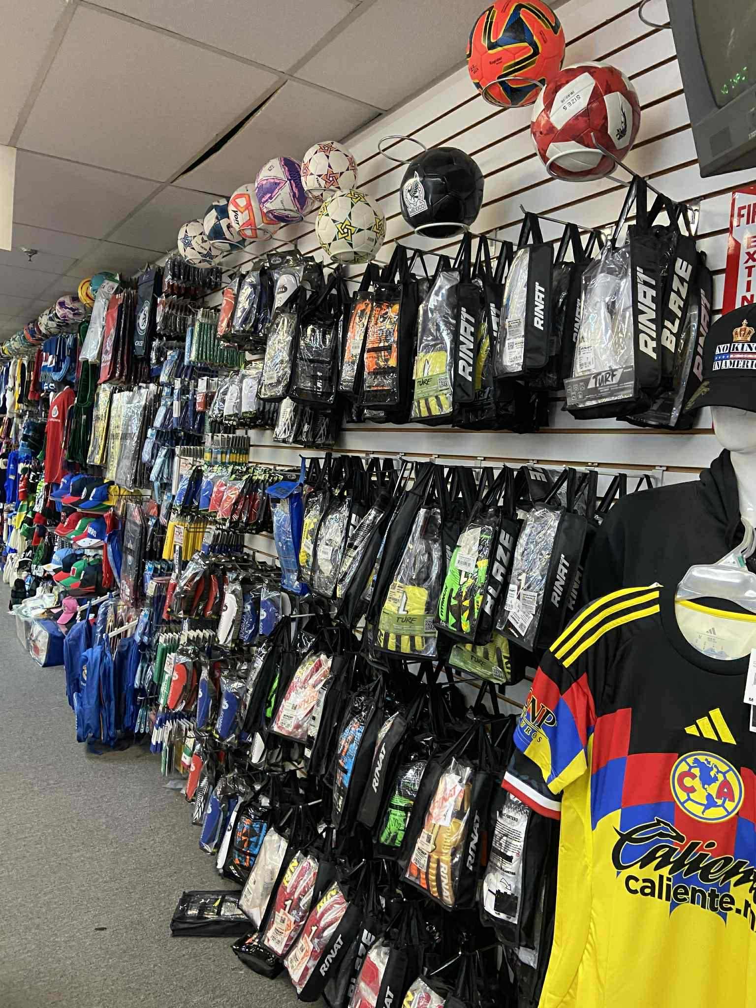 Variedad De Accesorios Para Ia Practica Del Futbol Soccer
