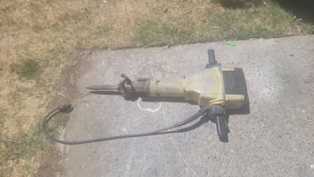 Bosch  Electric Demolition Jackhammer with Chisel