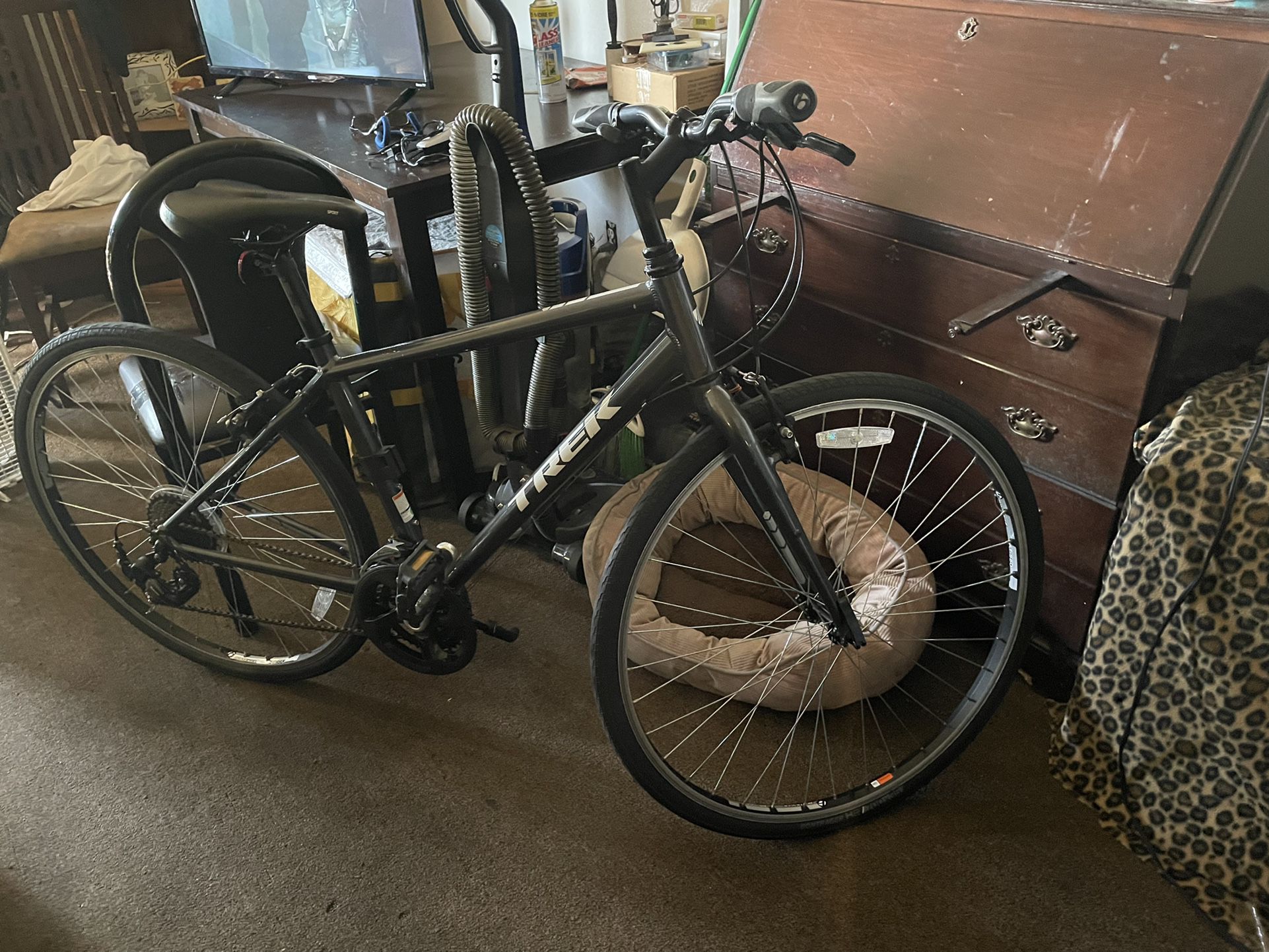 Trek 10 Speed Almost New.  Owner Had Surgery And Can’t Ride