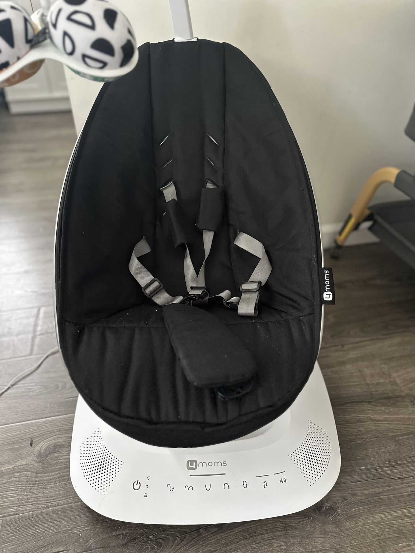Baby swing 4moms