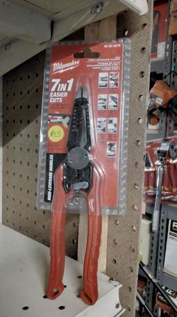 MILWAUKEE 7 IN 1 HIGH - LEVERAGE PLIERS