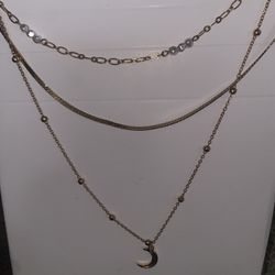 Necklace lot