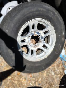 Trailer tire.  225/75.  R15.    6 lugs