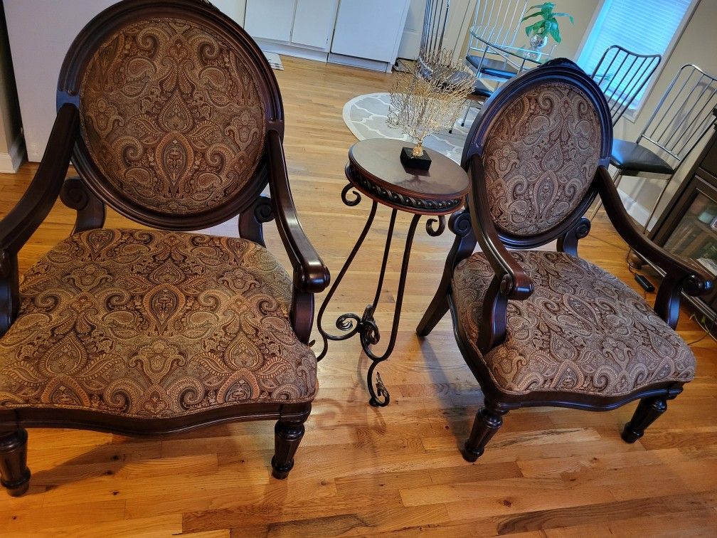 Queen Anne Round Back Venetian Chairs