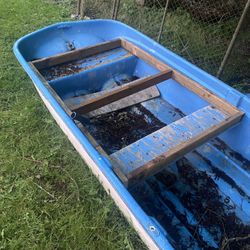 12’ Fiberglass Tri Hull