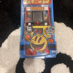 PacMan mini arcade game by Basic Fun