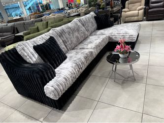 “L” Shape Sectional  🖤🤍