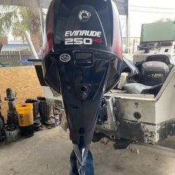 2012 BRP Evinrude 250 HP HO ETEC E-TEC 2-Stroke 20" Outboard Motor