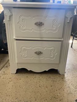 White 2-Drawer Nightstand with Ornate Detail
