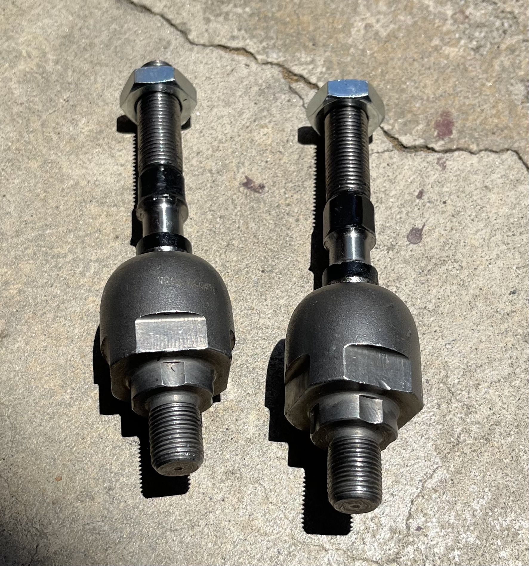 FRONT TIE ROD ENDS