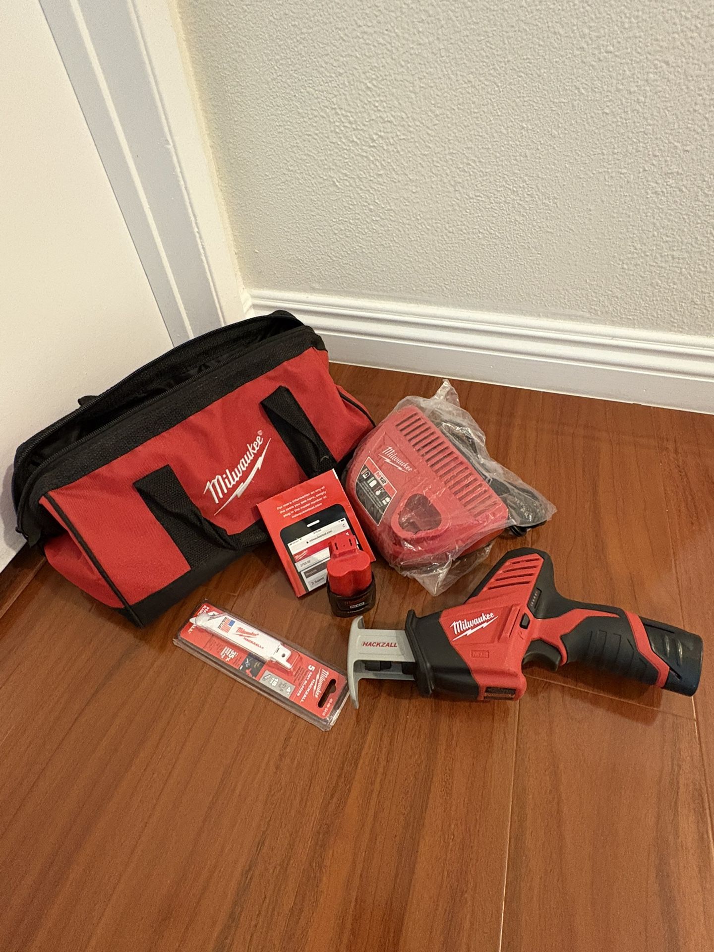 Milwaukee M12 Hackzall  12v