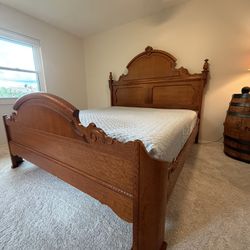Lexington Victorian Sampler King Bedroom Set 