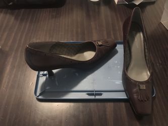 Aigner Heels Size 10